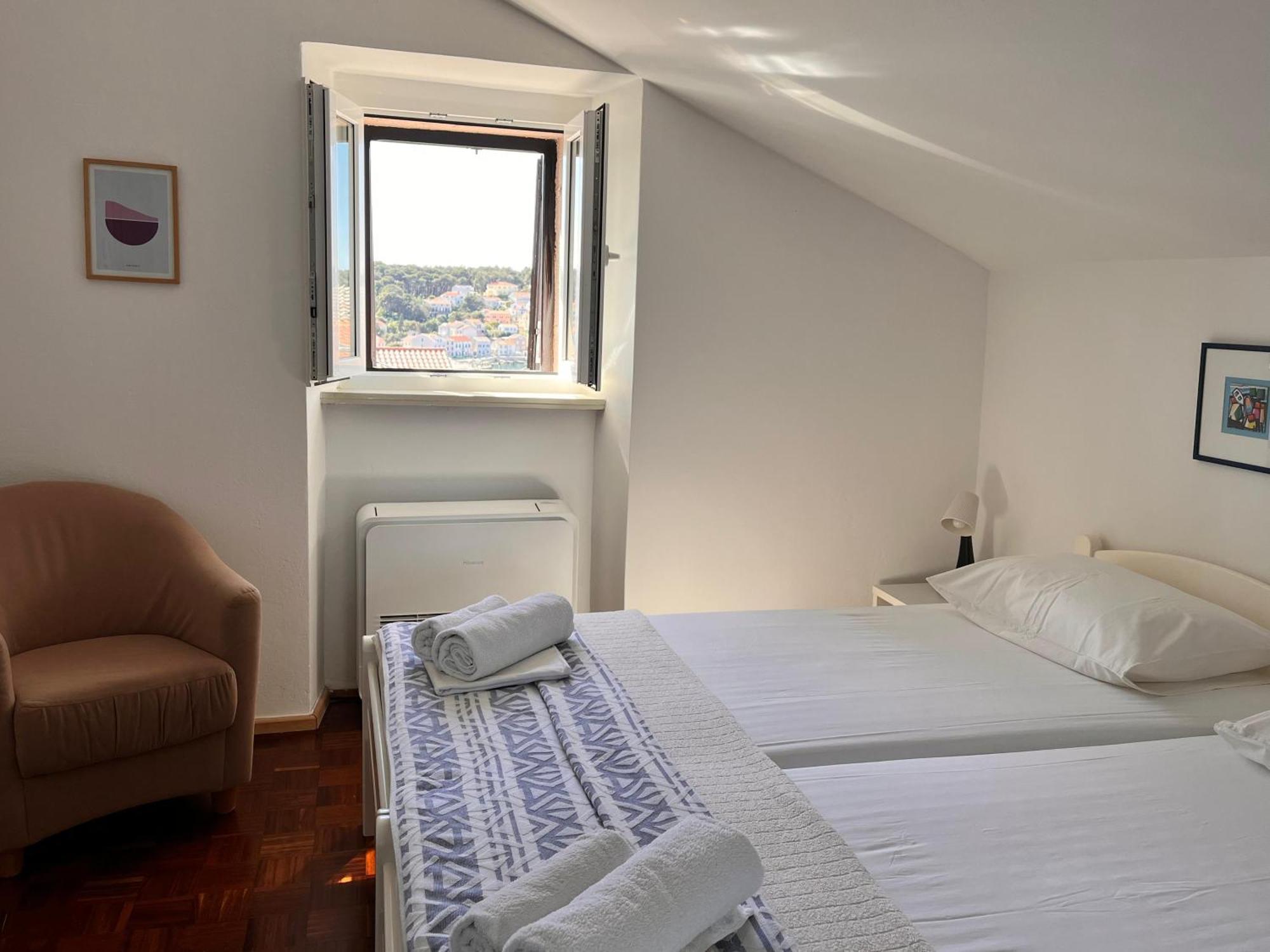 Apartment Oscar Mali Lošinj Dış mekan fotoğraf